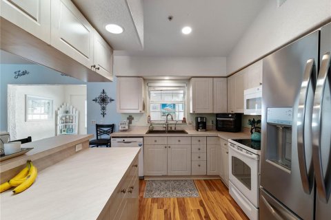 House in Venice, Florida 4 bedrooms, 177.54 sq.m. № 1903516 - photo 17