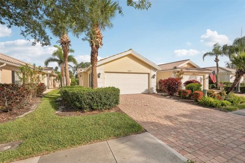House in Sarasota, Florida 2 bedrooms, 142.51 sq.m. № 1746796 - photo 3