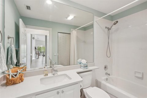 House in Sarasota, Florida 2 bedrooms, 142.51 sq.m. № 1746796 - photo 24