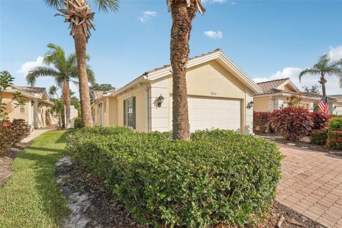 House in Sarasota, Florida 2 bedrooms, 142.51 sq.m. № 1746796 - photo 4