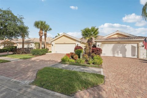 House in Sarasota, Florida 2 bedrooms, 142.51 sq.m. № 1746796 - photo 2