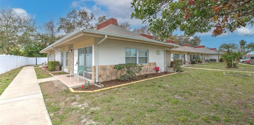 Condo in Holiday, Florida, 2 bedrooms № 2267453
