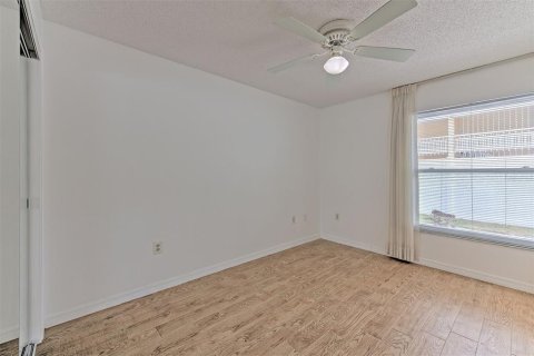 Condo in Holiday, Florida, 2 bedrooms № 2267453 - photo 19