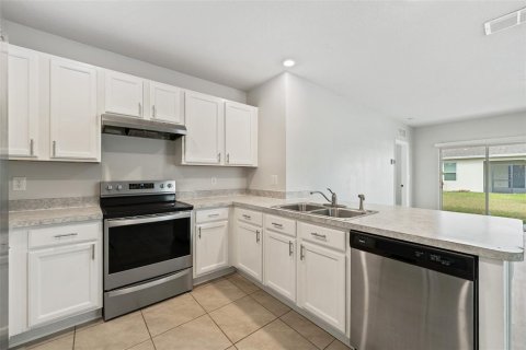 House in Saint Cloud, Florida 3 bedrooms, 139.45 sq.m. № 1813524 - photo 16