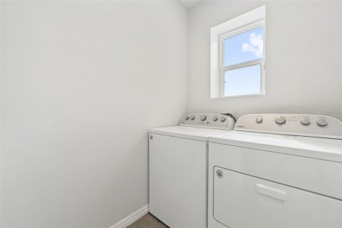 House in Saint Cloud, Florida 3 bedrooms, 139.45 sq.m. № 1813524 - photo 8