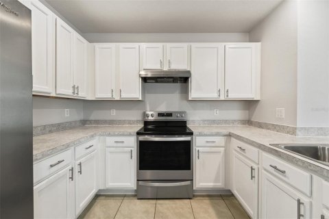 House in Saint Cloud, Florida 3 bedrooms, 139.45 sq.m. № 1813524 - photo 17
