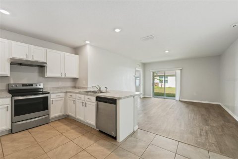 House in Saint Cloud, Florida 3 bedrooms, 139.45 sq.m. № 1813524 - photo 15