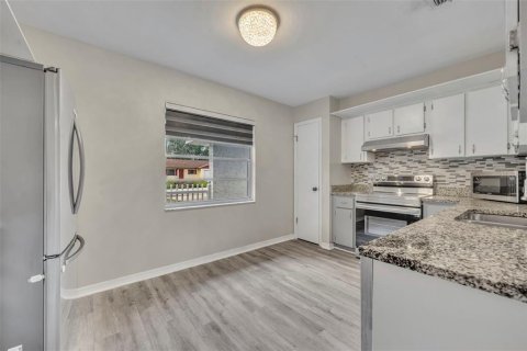 Casa en venta en Eustis, Florida, 3 dormitorios, 128.76 m2 № 1910014 - foto 8