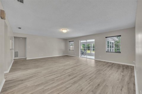 Casa en venta en Eustis, Florida, 3 dormitorios, 128.76 m2 № 1910014 - foto 4