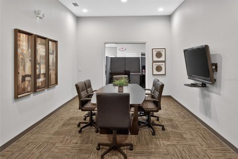 Immobilier commercial à louer à Lady Lake, Floride: 238.2 m2 № 2310193 - photo 8