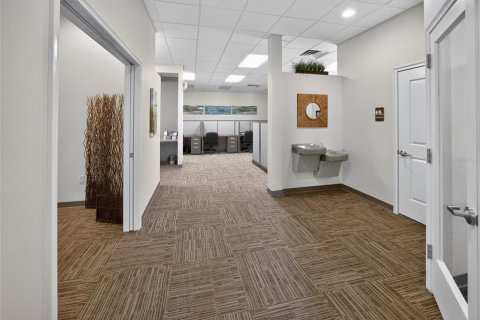 Immobilier commercial à louer à Lady Lake, Floride: 238.2 m2 № 2310193 - photo 14