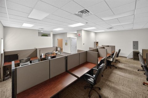 Immobilier commercial à louer à Lady Lake, Floride: 238.2 m2 № 2310193 - photo 20