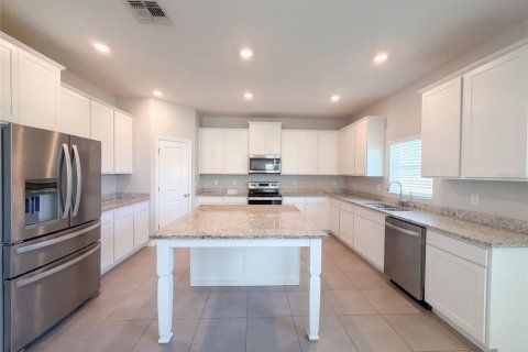 House in Ruskin, Florida 4 bedrooms, 360.27 sq.m. № 2418707 - photo 2
