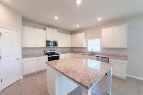 House in Ruskin, Florida 4 bedrooms, 360.27 sq.m. № 2418707 - photo 8