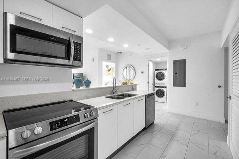 Condo in Hollywood, Florida, 1 bedroom № 1936644 - photo 15