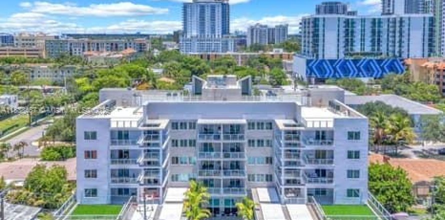 Condo in Hollywood, Florida, 1 bedroom № 1936644