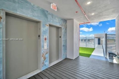 Condo in Hollywood, Florida, 1 bedroom № 1936644 - photo 23