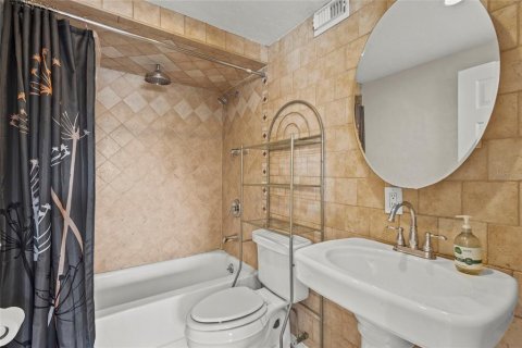 Condominio en venta en Bradenton, Florida, 1 dormitorio, 69.21 m2 № 2106169 - foto 18