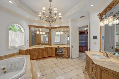 Casa en venta en University Park, Florida, 5 dormitorios, 635.08 m2 № 2330562 - foto 15