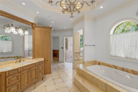 Casa en venta en University Park, Florida, 5 dormitorios, 635.08 m2 № 2330562 - foto 16
