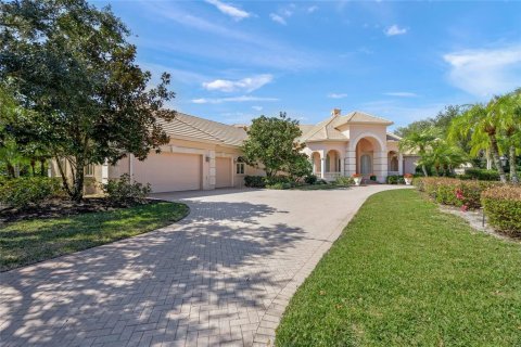 Casa en venta en University Park, Florida, 5 dormitorios, 635.08 m2 № 2330562 - foto 2