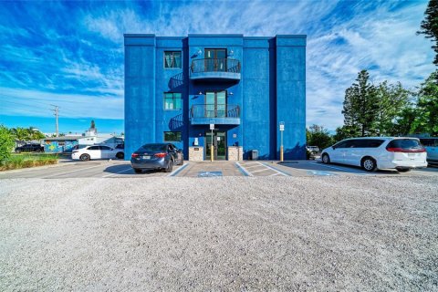 Immobilier commercial à vendre à Holmes Beach, Floride: 796.54 m2 № 2406290 - photo 8
