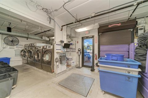 Immobilier commercial à vendre à Holmes Beach, Floride: 796.54 m2 № 2406290 - photo 24