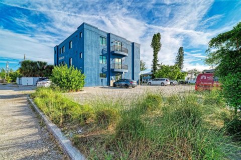 Immobilier commercial à vendre à Holmes Beach, Floride: 796.54 m2 № 2406290 - photo 7