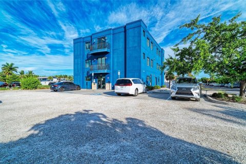 Immobilier commercial à Holmes Beach, Floride 796.54 m2 № 2406290
