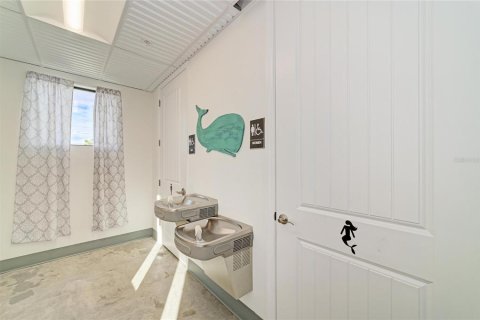 Immobilier commercial à vendre à Holmes Beach, Floride: 796.54 m2 № 2406290 - photo 19