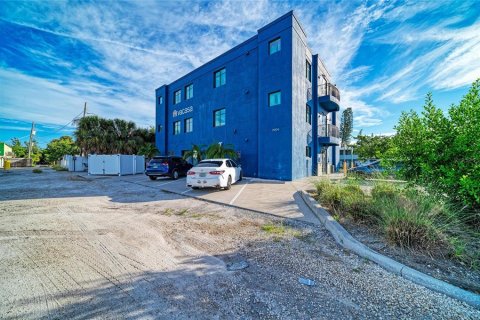 Immobilier commercial à vendre à Holmes Beach, Floride: 796.54 m2 № 2406290 - photo 6