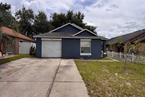 House in Orlando, Florida 4 bedrooms, 123.84 sq.m. № 1818842 - photo 1