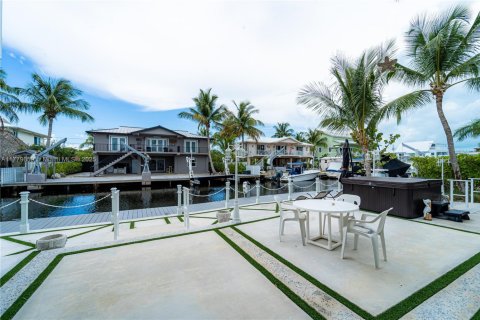 House in Key Largo, Florida 3 bedrooms, 170.1 sq.m. № 1714919 - photo 5