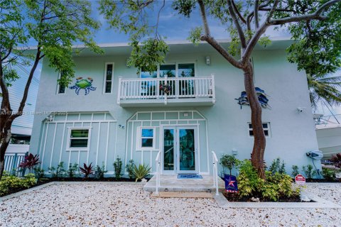 House in Key Largo, Florida 3 bedrooms, 170.1 sq.m. № 1714919 - photo 1