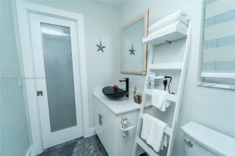 House in Key Largo, Florida 3 bedrooms, 170.1 sq.m. № 1714919 - photo 19