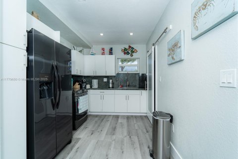 House in Key Largo, Florida 3 bedrooms, 170.1 sq.m. № 1714919 - photo 9