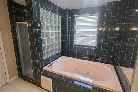 Villa ou maison à vendre à Palm Harbor, Floride: 4 chambres, 246.75 m2 № 2156884 - photo 6