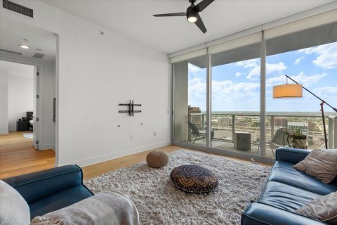 Condo in Orlando, Florida, 2 bedrooms № 2093420 - photo 3