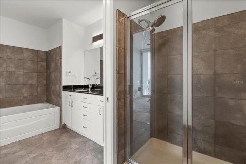 Condo in Orlando, Florida, 2 bedrooms № 2093420 - photo 23