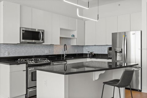 Condo in Orlando, Florida, 2 bedrooms № 2093420 - photo 7