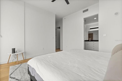 Condo in Orlando, Florida, 2 bedrooms № 2093420 - photo 20