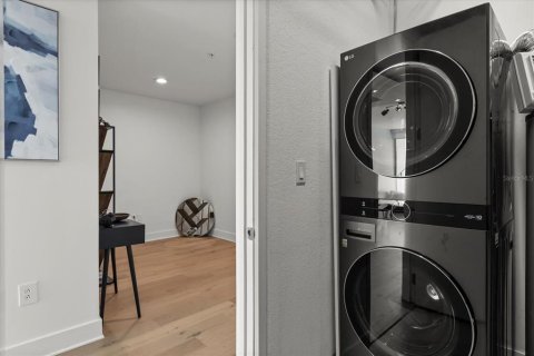 Condo in Orlando, Florida, 2 bedrooms № 2093420 - photo 13