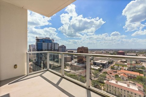 Condo in Orlando, Florida, 2 bedrooms № 2093420 - photo 24