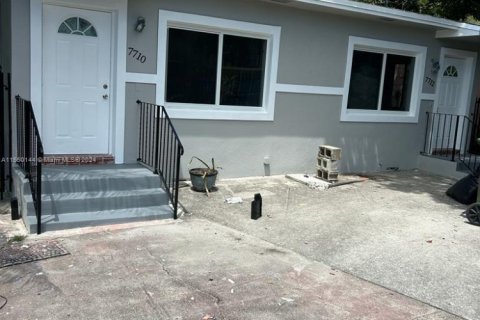 Commercial property in Miami, Florida 115.94 sq.m. № 2022767 - photo 8