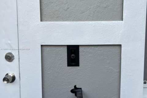 Commercial property in Miami, Florida 115.94 sq.m. № 2022767 - photo 4