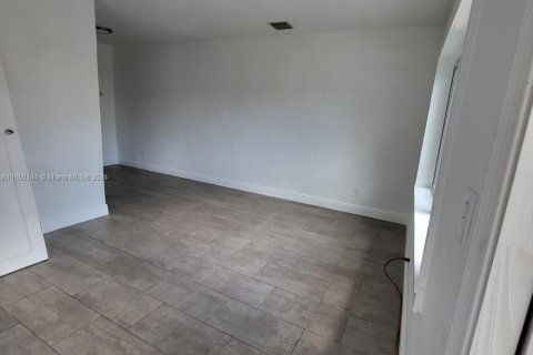 Commercial property in Miami, Florida 115.94 sq.m. № 2022767 - photo 25