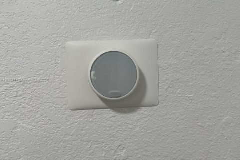 Commercial property in Miami, Florida 115.94 sq.m. № 2022767 - photo 12