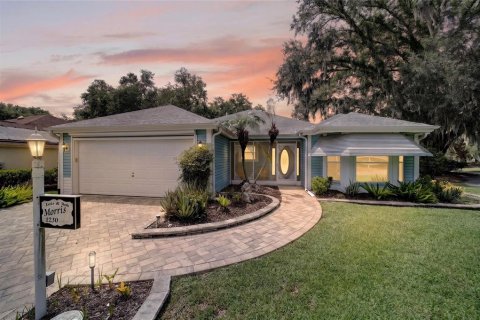 House in The Villages, Florida 3 bedrooms, 171.13 sq.m. № 2199265 - photo 2