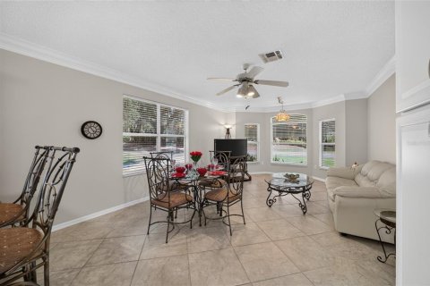 House in The Villages, Florida 3 bedrooms, 171.13 sq.m. № 2199265 - photo 8