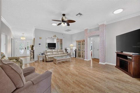 House in The Villages, Florida 3 bedrooms, 171.13 sq.m. № 2199265 - photo 27
